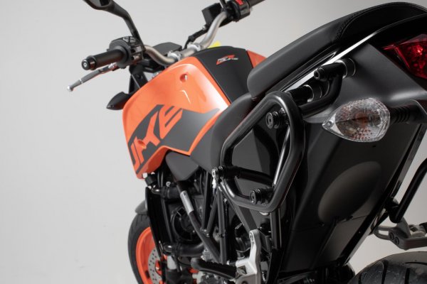 SLC side carrier left KTM 690 Duke (16-17).