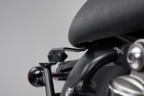 Adapter for SLC side carrier right For Bonneville T100/120 (16-) w/o pass. grab rail.