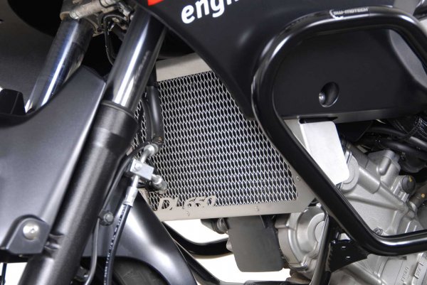 Radiator guard Black. Suzuki DL 650 V-Strom (04-10).