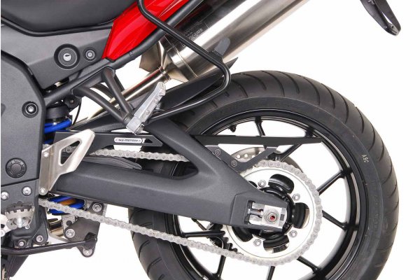 Chain guard Black. Triumph Tiger 1050 / SE (06-12).