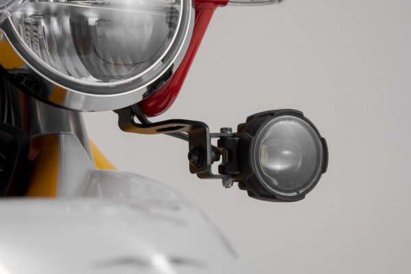 Light mounts Black. Moto Guzzi V85 TT (19-).