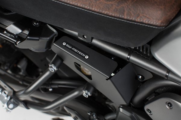 Brake reservoir guard set Black. Yamaha XSR700 (15-). Left and right side.