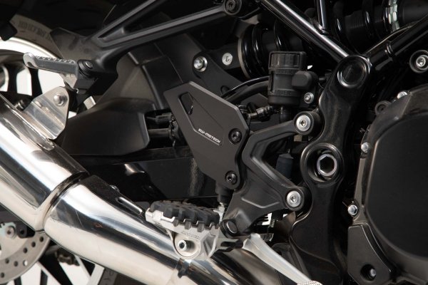 Heel guard Black. Kawasaki Z900RS/ Cafe (17-).