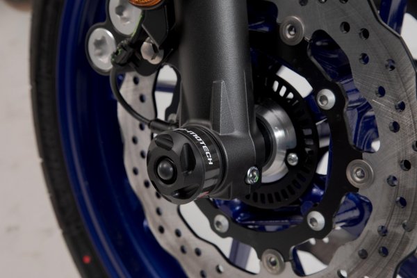 Slider set for front axle Black. Yamaha MT-07 (14-) / Yamaha XSR700 (15-).