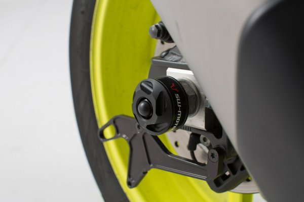 Slider set for rear axle Black. Yamaha YZF-R1 (15-) / MT-10 (16-).