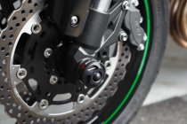 Slider set for front axle Black. Kawasaki Z 800 (12-), Z 1000 (14-).