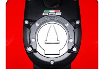 EVO tank ring Black. Ducati Monster 696/1100.