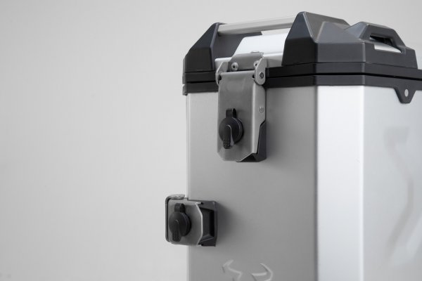 TRAX lock set 6 locks / 2 keys. Simultaneous locking.