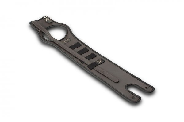 Legend Gear tank strap set Moto-Guzzi V7 II (14-). With LA1 accessory bag.