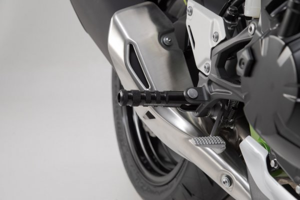 Racing footrest kit Black. Kawasaki Z900RS/ Cafe, Ninja 650.