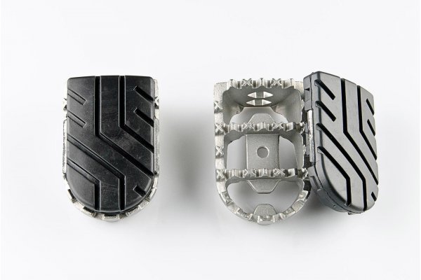 ION footrest kit Triumph Thruxton (04-15).